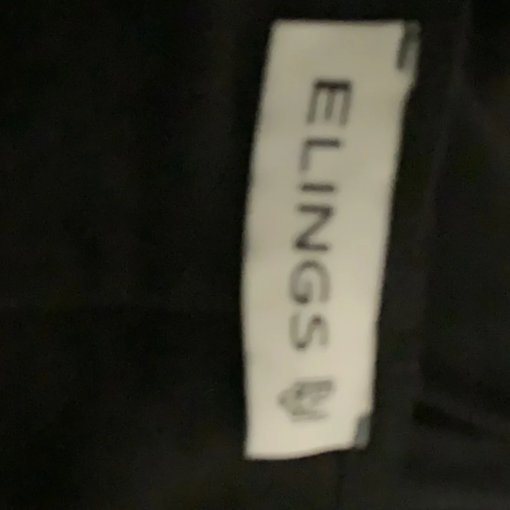 NWOT Elings classic little black dress. V neck, cape sleeve LARGE - Picture 5 of 6